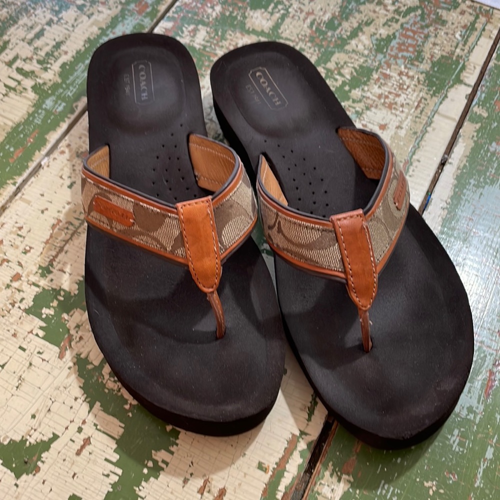 Coach Juanita flip flops size 10